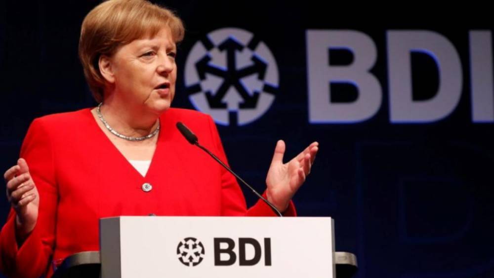Ультиматум для Меркель: до шестого мая власти должны представить план отмены ограничительных мер