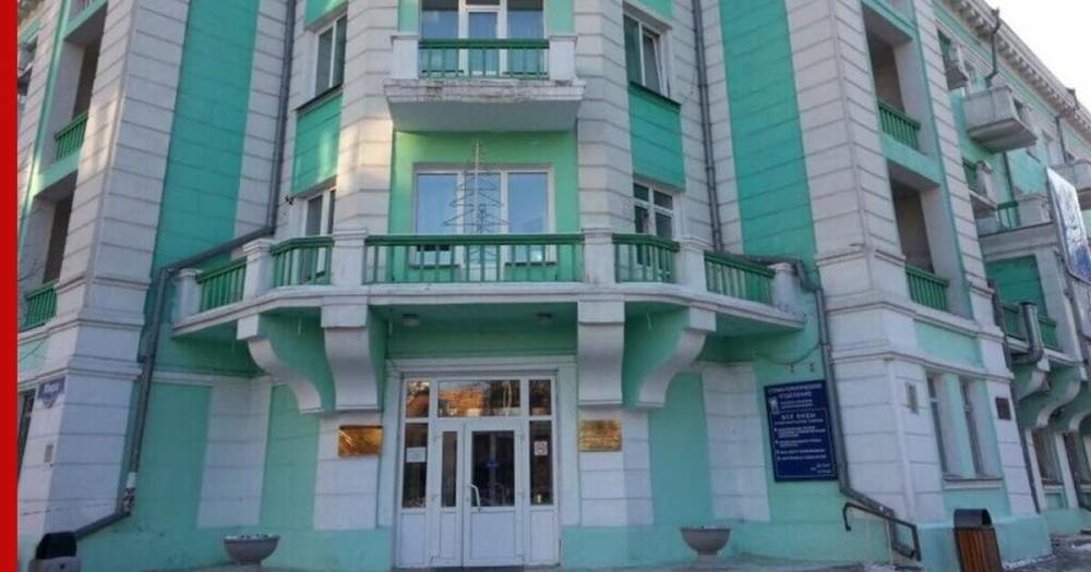 Умерла и.о. главврача госпиталя, выпавшая из окна в Красноярске
