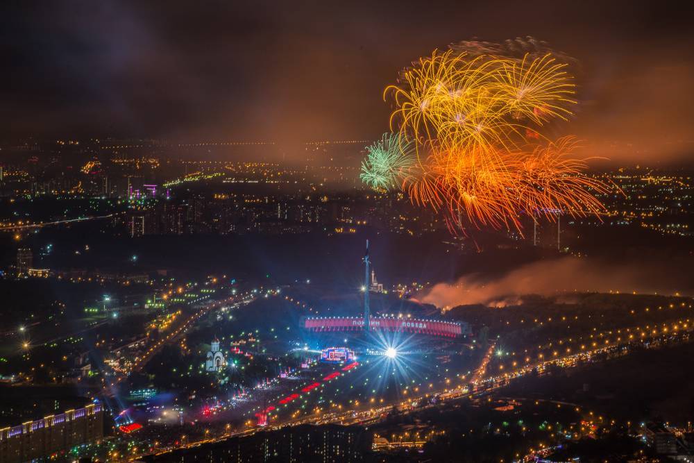 Праздничный салют в День Победы прогремит на 16 площадках Москвы