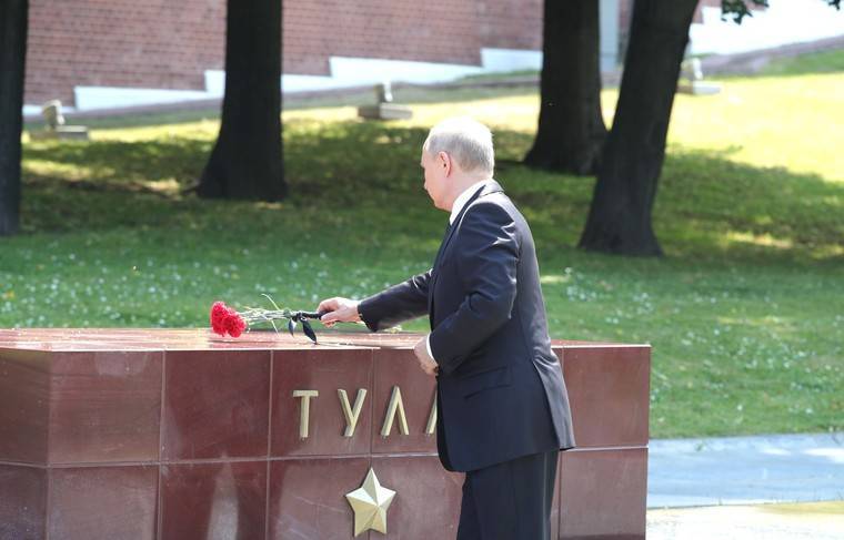 Путин намерен возложить цветы к Вечному огню на 9 мая