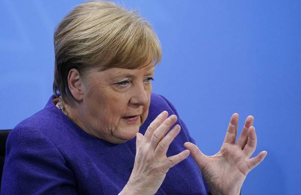 В Германии развернулась подковёрная борьба за пост Меркель