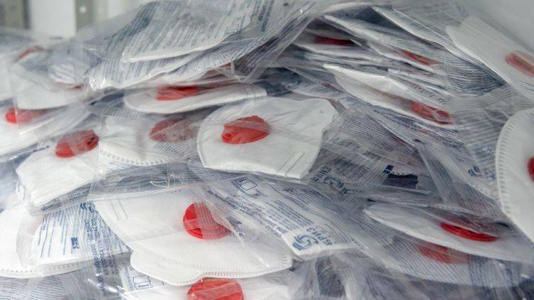 Власти Сочи начали бесплатно раздавать медицинские маски