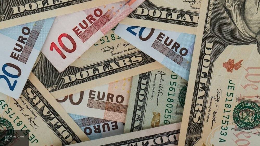 Аналитик FxPro спрогнозировал курсы доллара и евро в начале мая