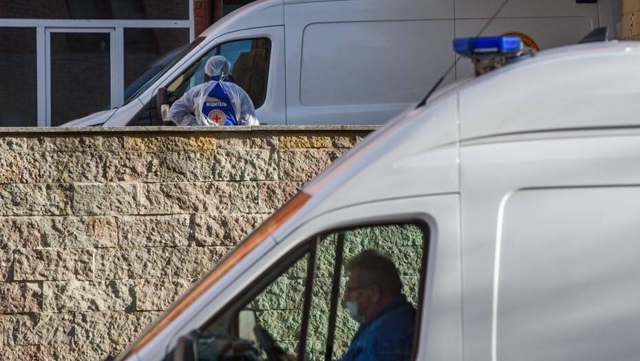 Записавший обращение врач с коронавирусом выпал из окна больницы под Воронежом