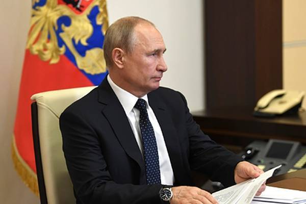 Путин раскритиковал правительство из-за непонятных критериев для выплат врачам