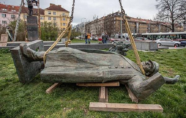 Шойгу получил второй отказ из Чехии на запрос о передаче памятника Коневу