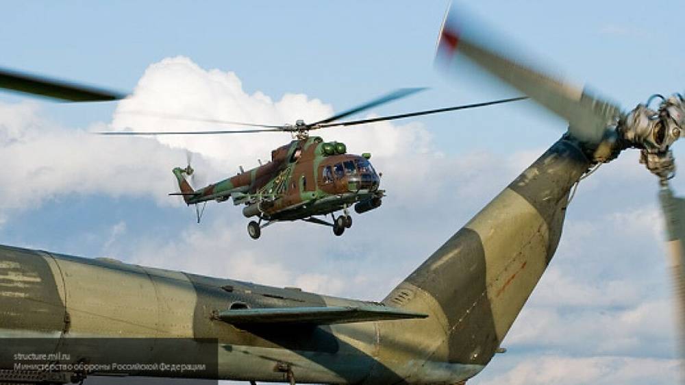 Видео с места жесткой посадки вертолета в Подмосковье появилось в Сети