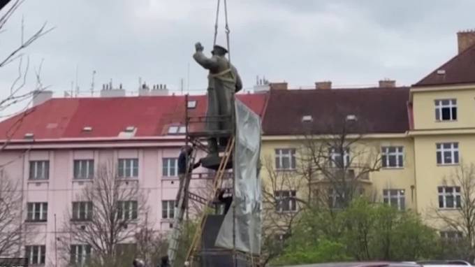 Минобороны Чехии не может передать России памятник Коневу