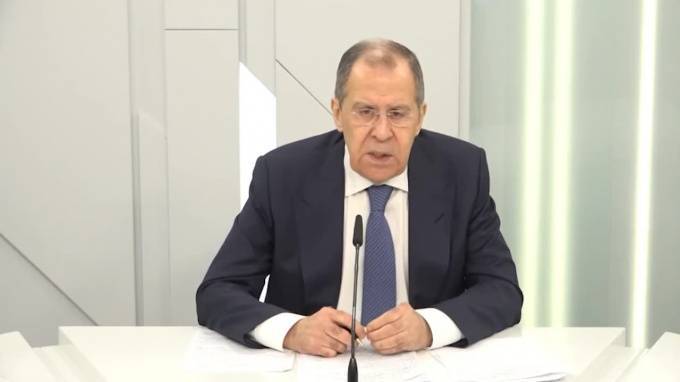 Лавров заявил об отказе российских военных от учений близ границ НАТО