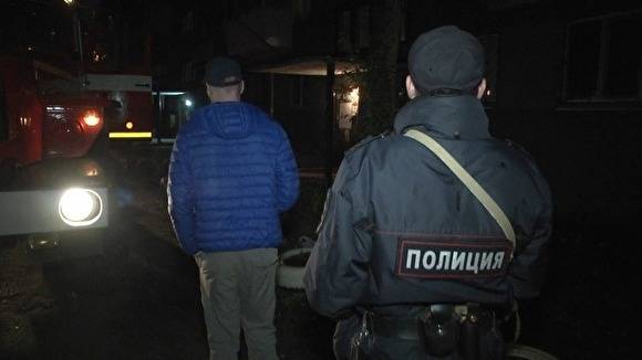 В Екатеринбурге ночью мужчина попытался сжечь пятиэтажку