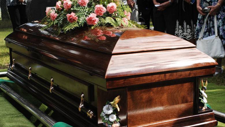 Эксперт: при запрете на похоронные церемонии стала популярной услуга онлайн-прощания