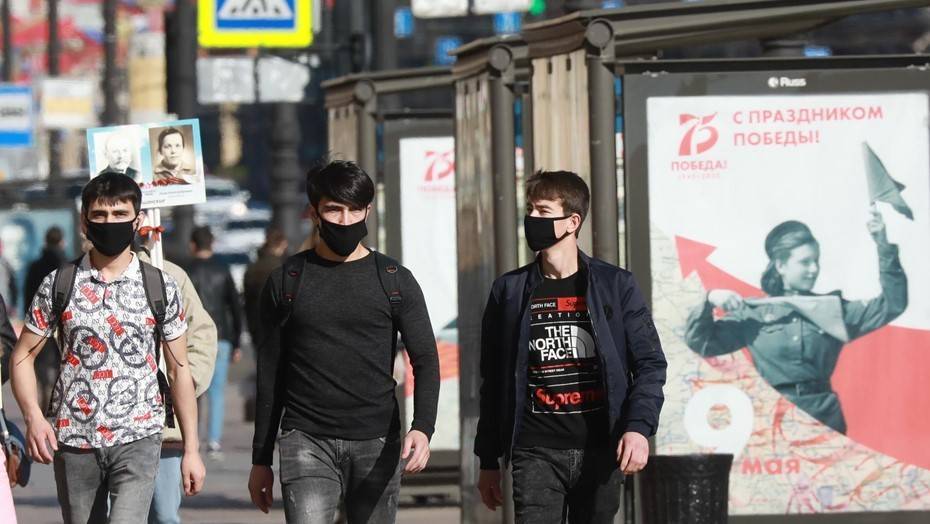 Апрельский пик спроса на маски в Петербурге оказался выше майского