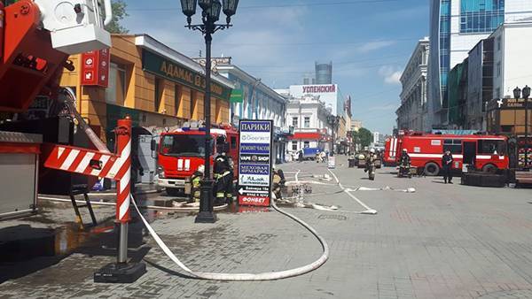 Пожар в старинном здании в центре Екатеринбурга потушен: причина устанавливается