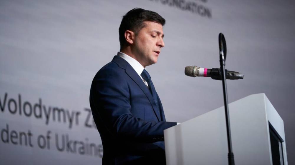 Зеленский заявил, что Порошенко «ждет еще много приключений и приговоров»