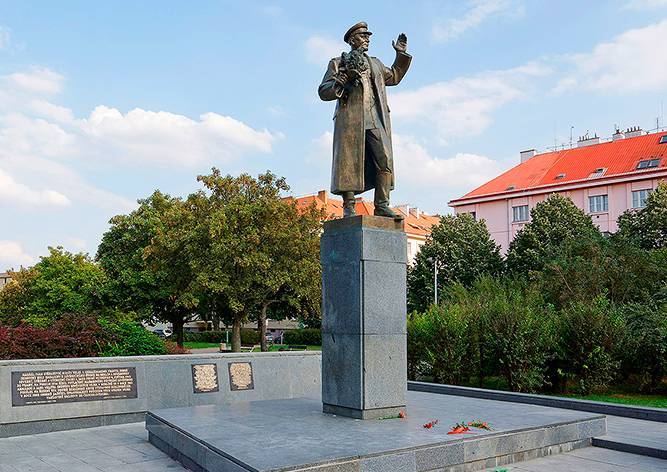 Минобороны Чехии ответило России на просьбу передать памятник Коневу