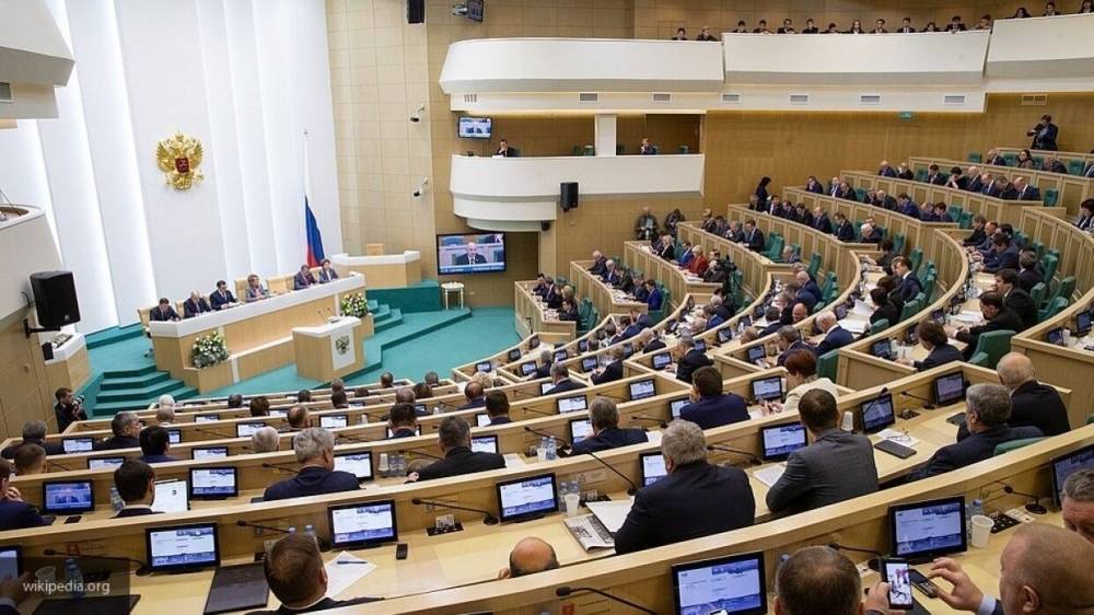 Совфед РФ одобрил закон о дистанционном голосовании при введении режима ЧС