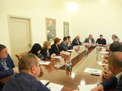 Араик Арутюнян встретился с депутатами, избранными от блока партий «Свободная Родина»
