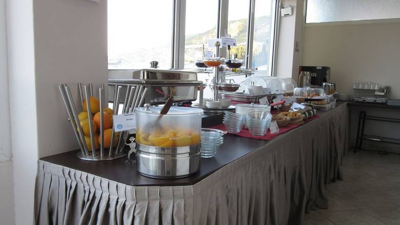 Греческие отели не откажутся от системы питания "все включено"