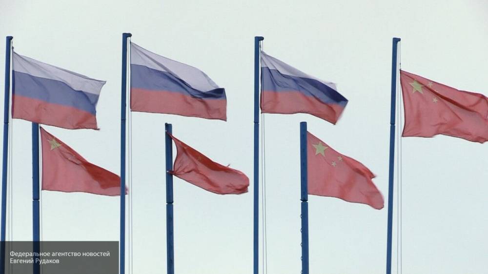 Посол РФ в Китае считает, что ряд стран критикует ВОЗ, преследуя свои политические мотивы