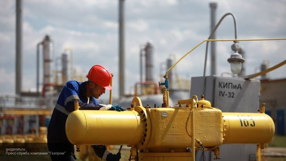 Доходы от экспорта газа "Газпрома" упали на 51,6%