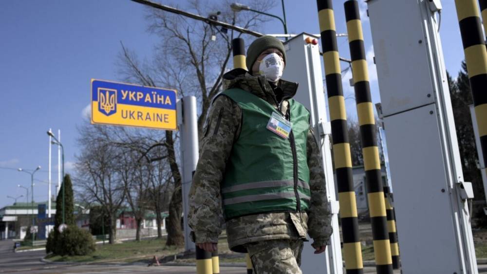Украина смягчила карантин, но не открыла границы с Россией и Белоруссией
