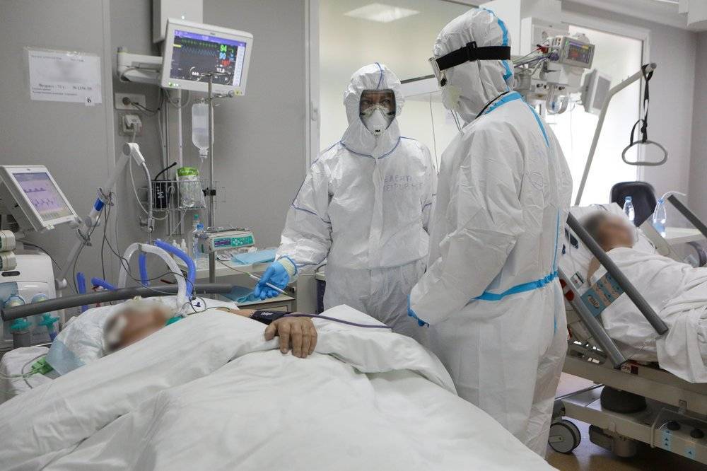 Подмосковным врачам выплатили 2,3 миллиарда рублей за работу с пациентами с COVID-19