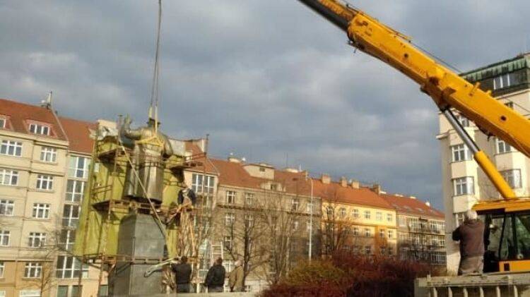 Арбатова: отказ вернуть РФ памятник Коневу вызван страхом перед реакцией Европы