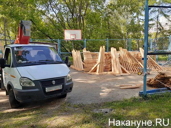 В Екатеринбурге парк 22 Партсъезда начали ограждать забором. Жители обратились к губернатору