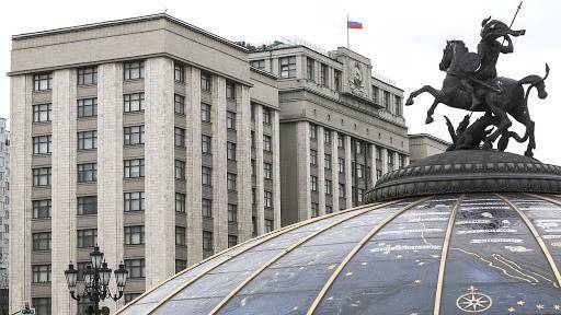В Госдуму внесен законопроект о ввозе в Россию дефицитных товаров из санкционного списка