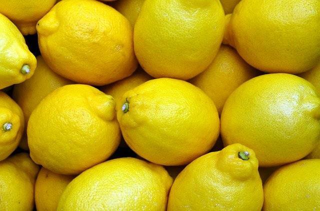 В сети нашли уникальный способ, как легко выдавить лимонный сок без косточек - Cursorinfo: главные новости Израиля