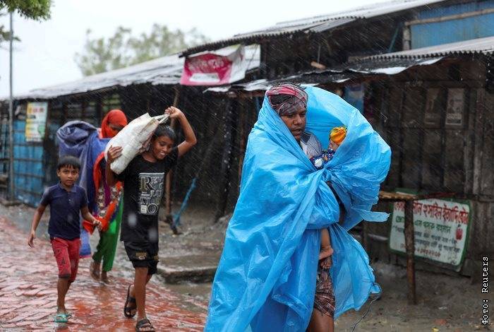 Циклон "Амфан" унес жизни 14 человек в Индии и Бангладеш