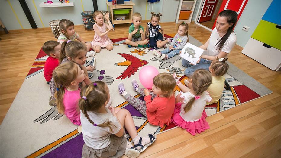 Никакой поддержки: в Петербурге рискуют закрыться десятки частных школ и детсадов