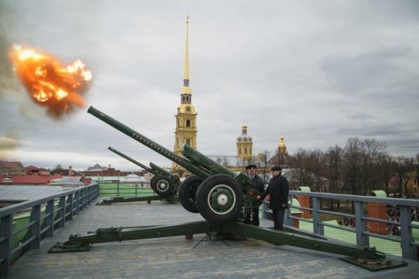 В День Петербурга выстрел из пушки Петропавловской крепости произведут медики