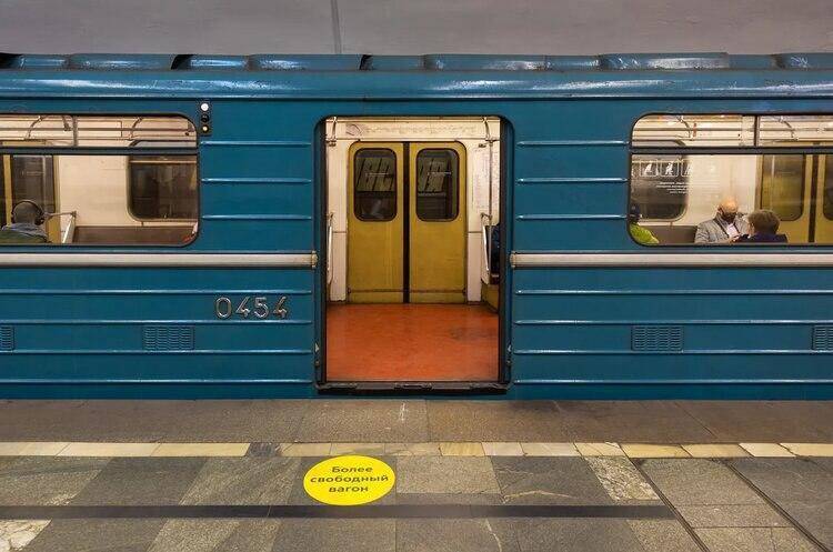 В московском метро появились указатели к свободным вагонам