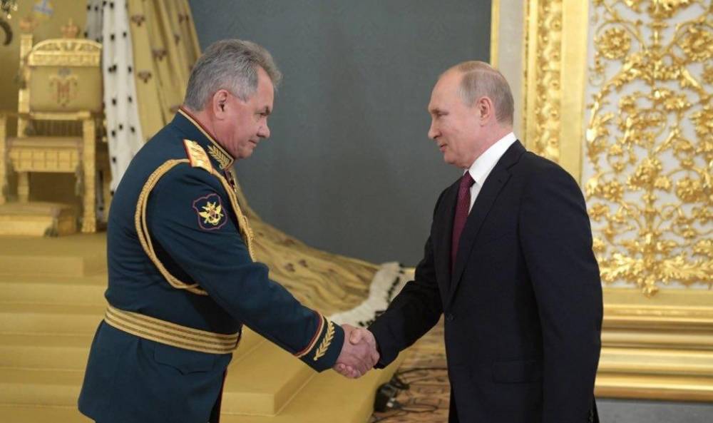 Путин наградил Шойгу орденом и поздравил с юбилеем