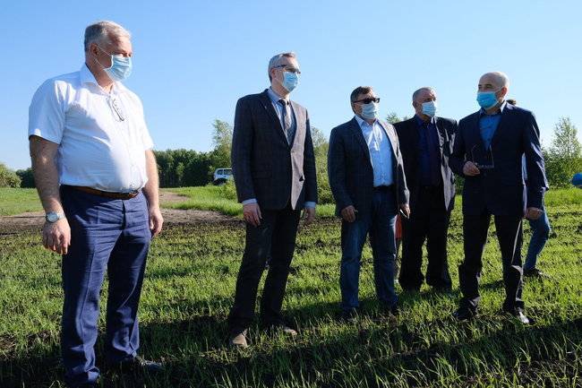 Губернатор Новосибирской области: ход весенних сельхозработ идет с опережением