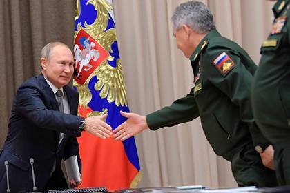 Путин наградил Шойгу на 65-летие