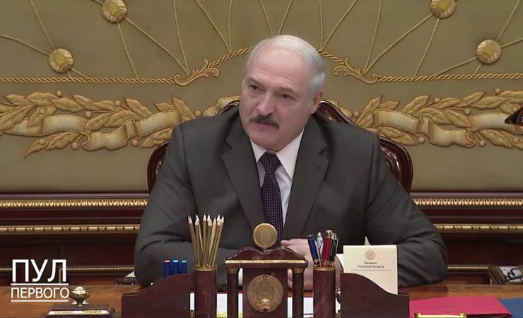 Лукашенко — об эпидемии коронавируса: легче немножко стало, но расслабляться рано. Нам еще месяц придется барахтаться