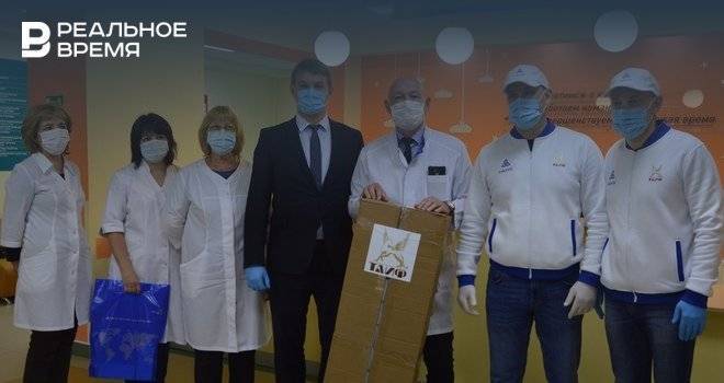 «Нижнекамскнефтехим» передал детской городской больнице Нижнекамска более 2 тысяч масок