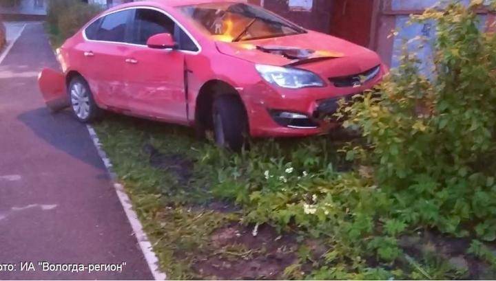 В Вологде пьяная женщина за рулем протаранила 14 автомобилей