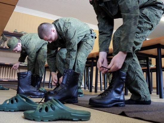 Путин: военный призыв для выпускников 2020 года отложен