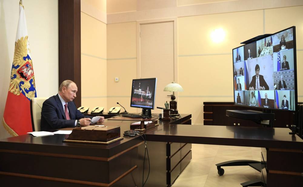 Путин направил в Госдуму поправки в закон об образовании