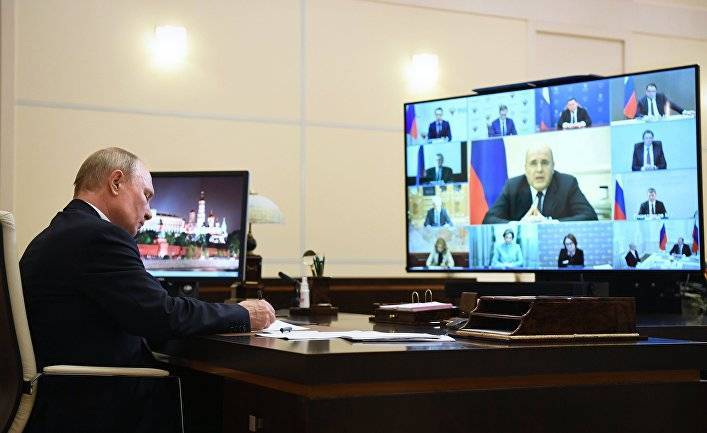 The Telegraph (Великобритания): почему у Путина лучший домашний комплект оборудования для общения в режиме изоляции - и как собрать свой собственный комплект