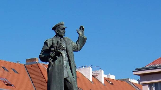 Живущие в Чехии россияне рассказали об отношении чехов к сносу памятника маршалу Коневу