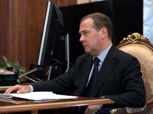 Медведев негативно высказался о самоизоляции