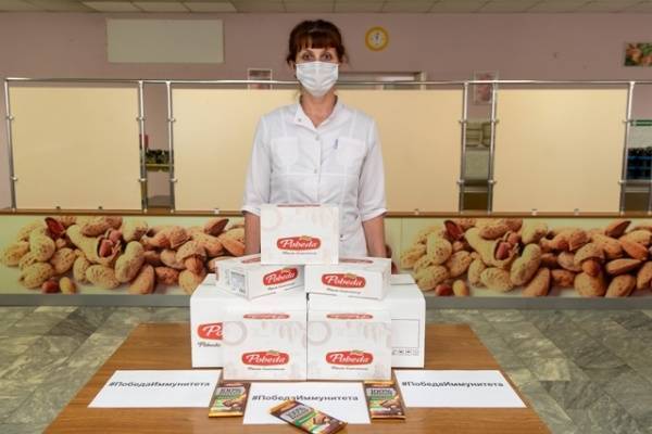 КФ «Победа» поддерживает врачей Екатеринбурга шоколадом для укрепления иммунитета