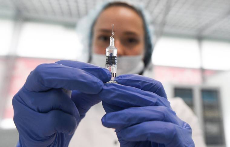 Минздрав: испытания вакцины от COVID-19 завершатся не раньше конца июля
