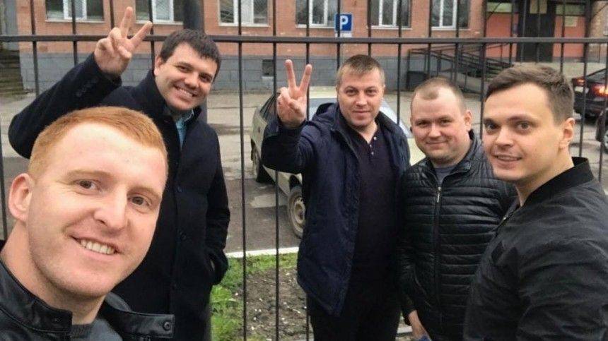 «Нас освободили!» — полицейские из Боровичей поблагодарили граждан за поддержку