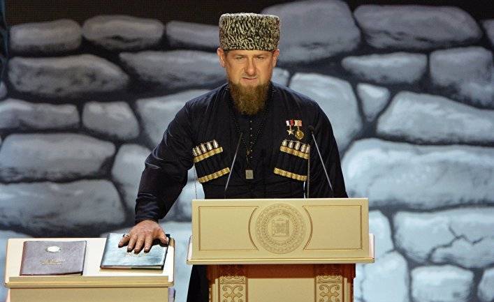 Союзник Путина сражен коронавирусом: чеченский лидер Рамзан Кадыров в больнице «с поражением 50% легких» (Daily Mail, Великобритания)