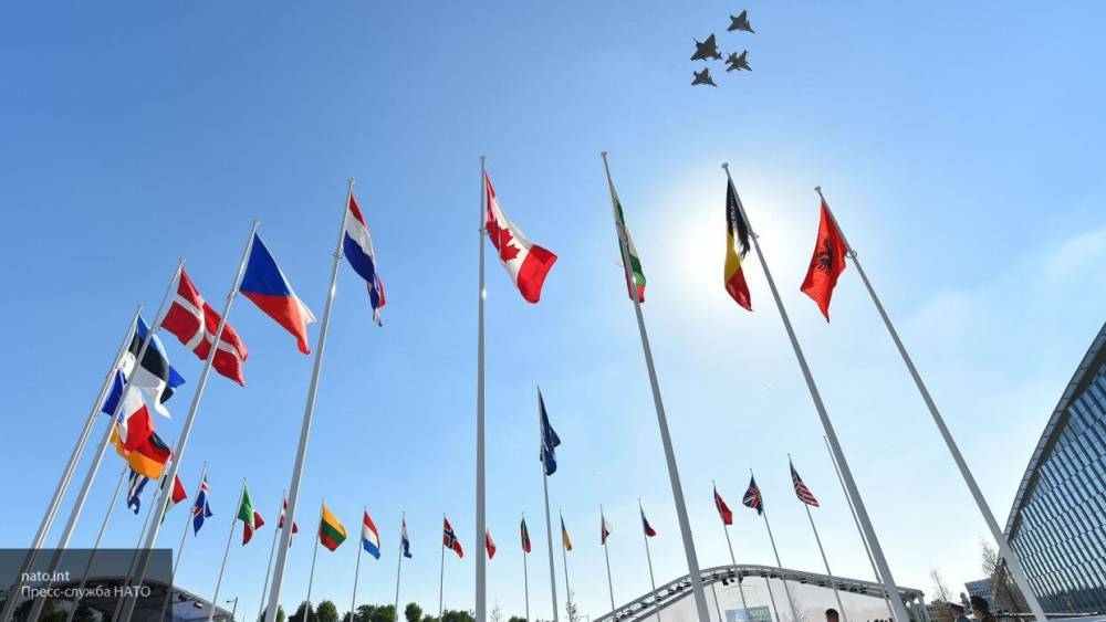 Совет НАТО проведет экстренное заседание по выходу США из ДОН на уровне послов